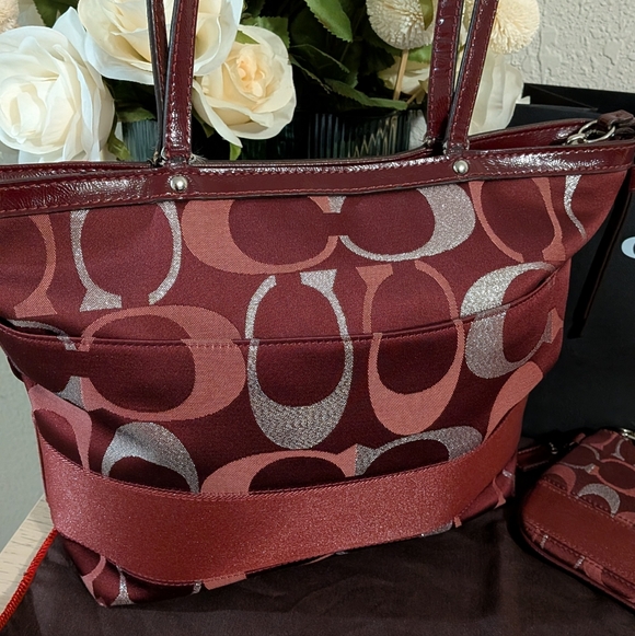✨SOLD✨Coach SET Signature Jacquard Red Metallic Stripe Tote Wristlet Wallet Y2K - Picture 6 of 14